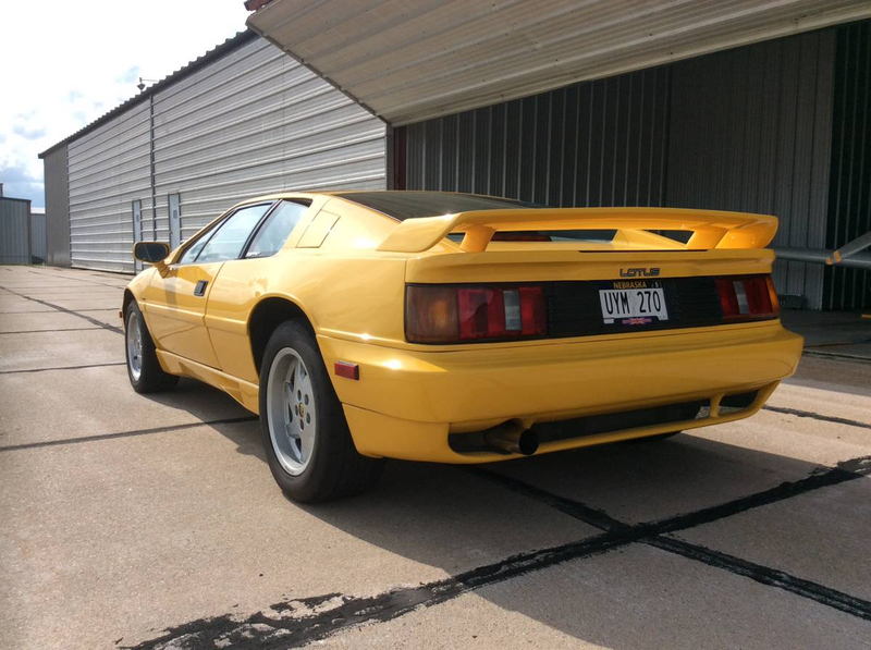 Illustration for article titled At $23,500, Is This 1989 Lotus Esprit Turbo 'The One' to Buy?